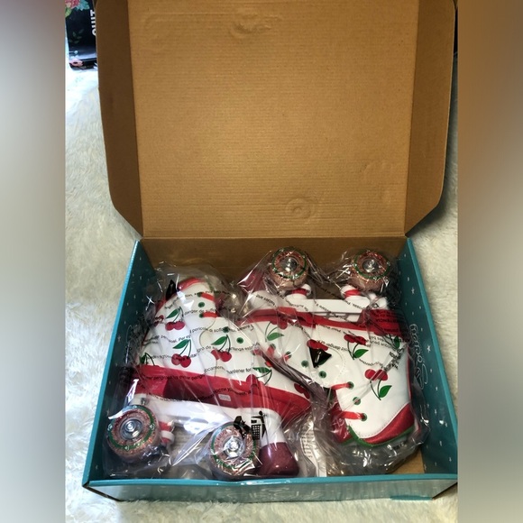 🍒Cherry Roller Skates - Circle Society girls 12-3 adjustable skates. NWT🍒 - Picture 9 of 14
